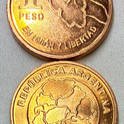 Moeda Argentina - Km188  - 1 Peso - 2017 - Cobre - 20 mm - 4,6 Gr - Jacaranda