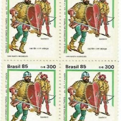 QC1479MINT - Trajes e Uniformes Militares - 1985 - MINT